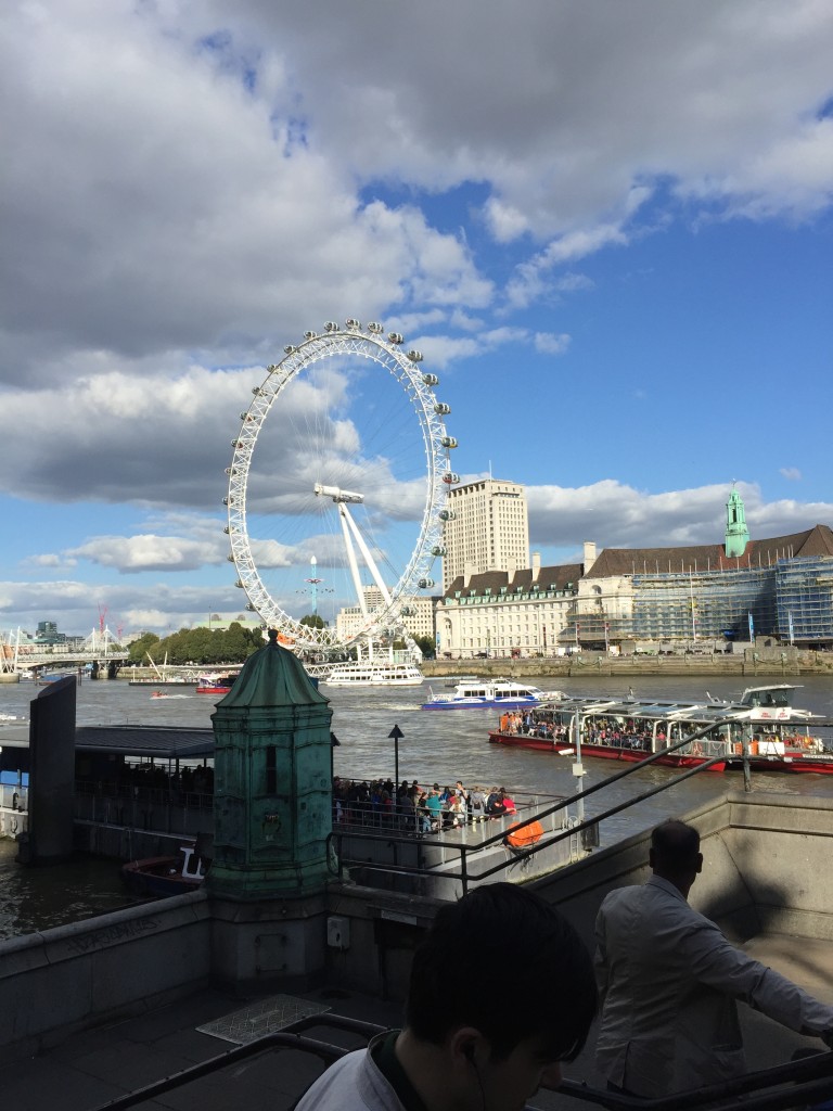 It does not get much more London than this picture! 