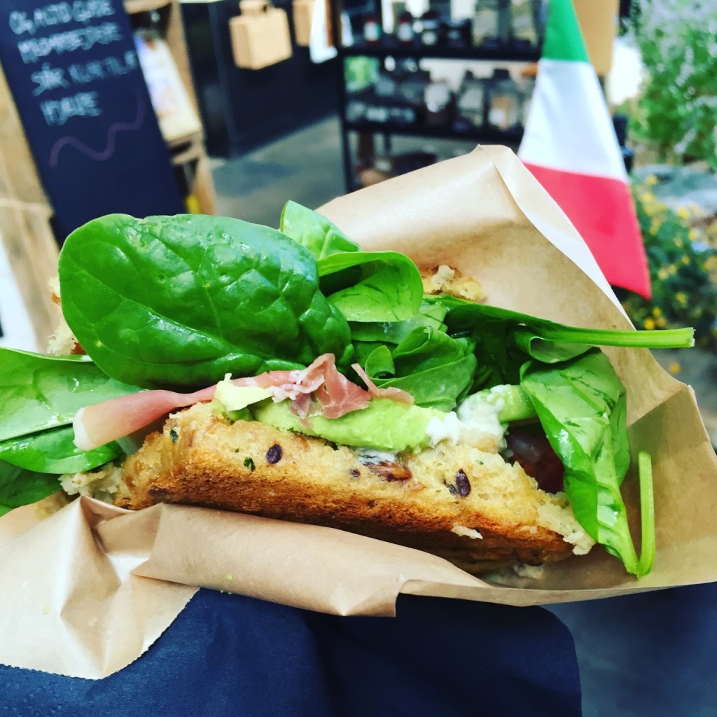 Prosciutto, avocado, spinach, artichoke cream on gluten free bread - Vita Boost, Torvehallerne